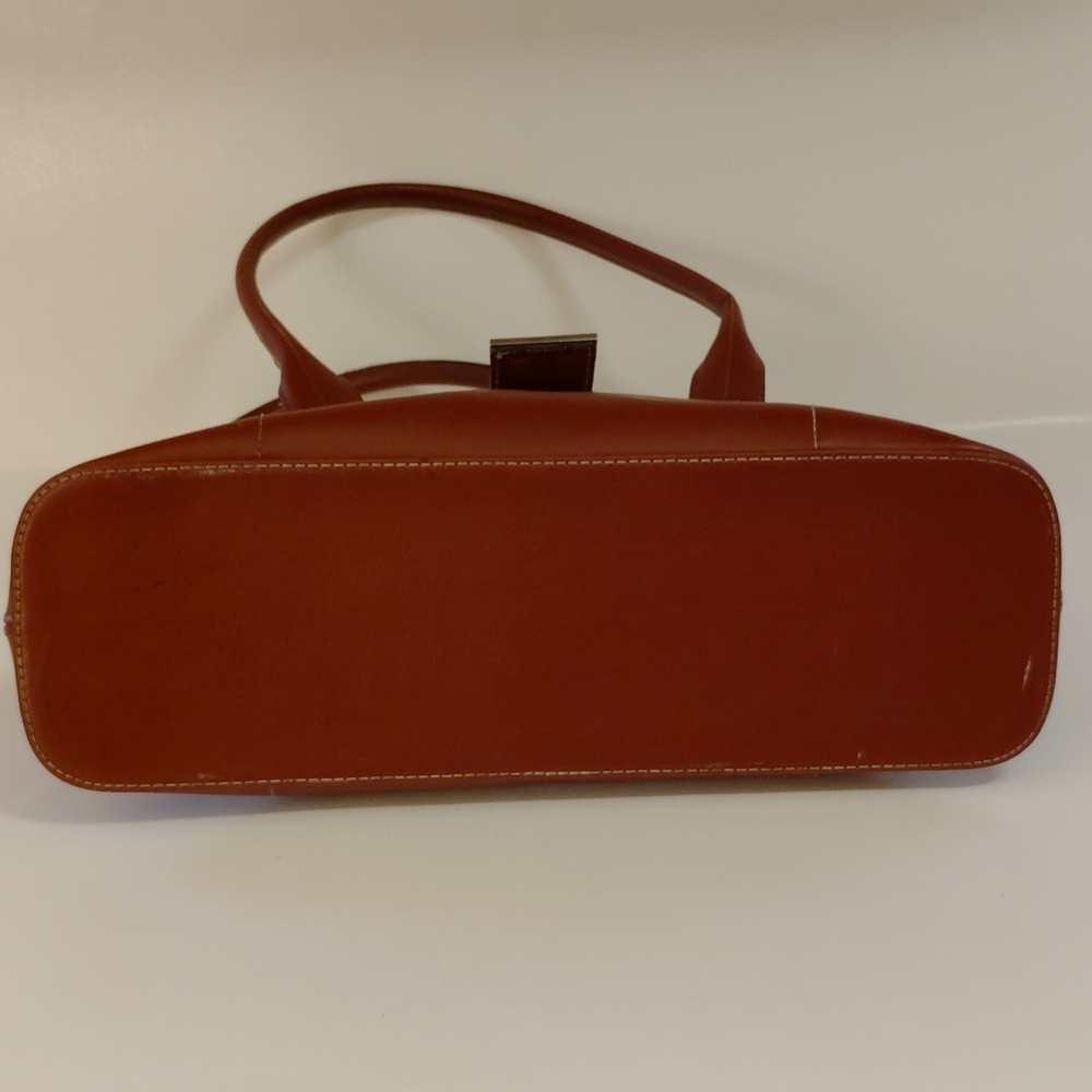 Elegant Burgundy Leather Handbag - Picture 5 of 13